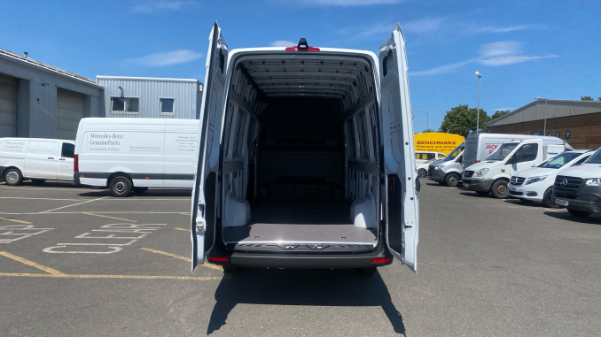 Mercedes-Benz Sprinter 315Cdi L3 Diesel Rwd 3.5t H2 Pro Van 9G-Tronic - Image 11